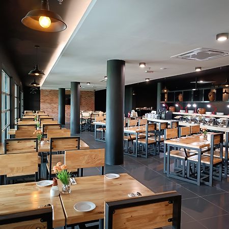 Raia Inn Penang Bayan Lepas Exterior photo