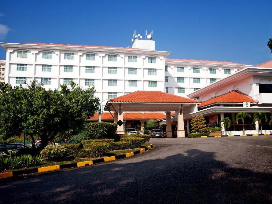 Raia Inn Penang Bayan Lepas Exterior photo